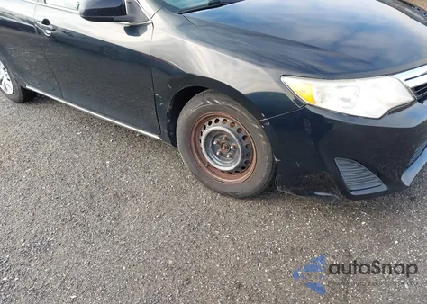 2014 Toyota Camry Le z USA, uszkodzony, nr VIN 4T4BF1FK1ER396169